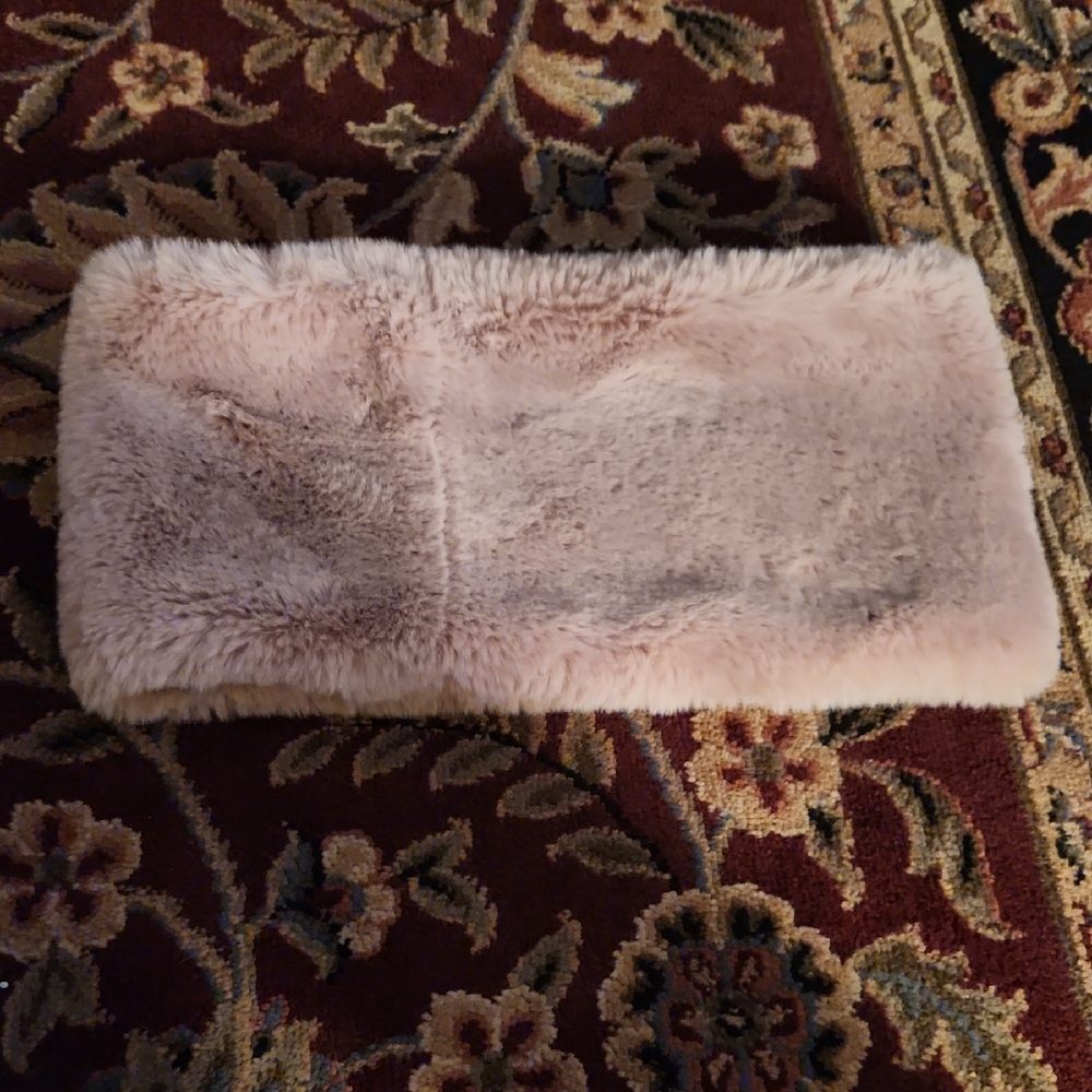 Soft Pink Faux Fur Scarf
